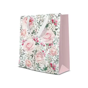 Darčeková taška stredná - Gorgeous Roses 20x10x25 cm